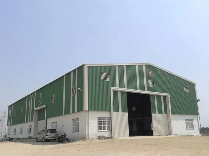 Praktikal at magandang prefab metal warehouse building